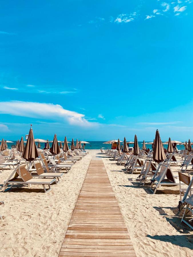 Residence Pineta Verde Milano Marittima Exterior foto